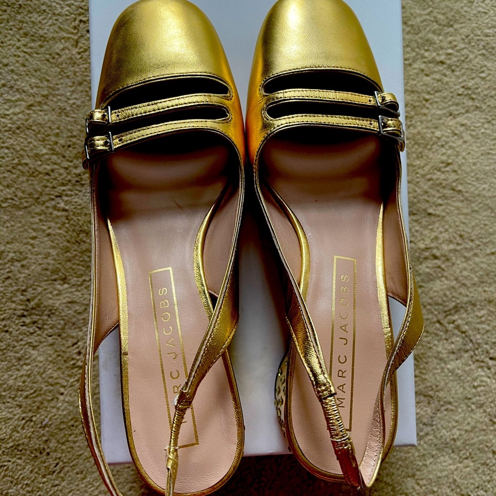 Marc Jacobs shoes gold size 6US